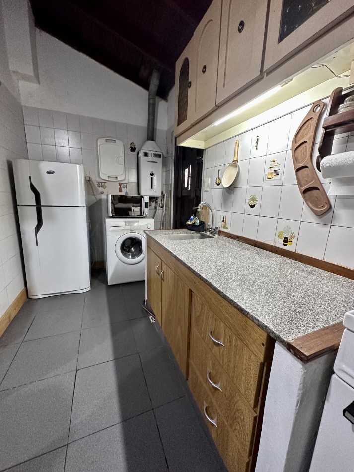 Venta dos casas en Block de dos y tres ambientes