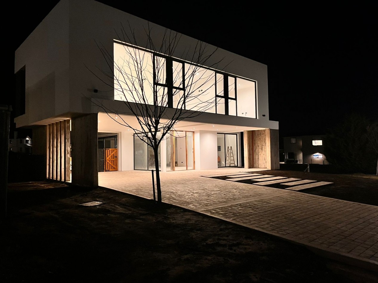 Casa Rumenco joven 