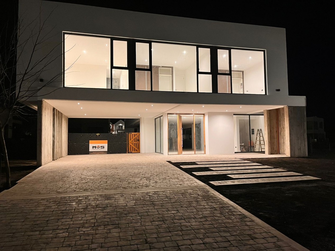 Casa Rumenco joven 