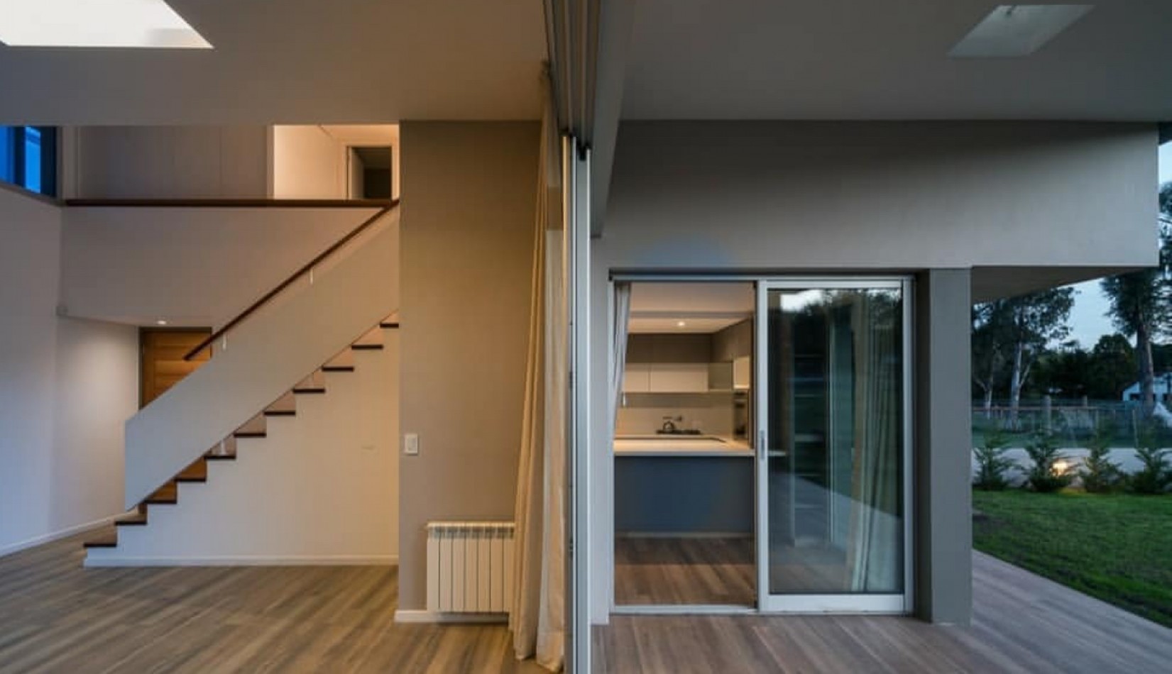 Casa 4 ambientes de corte moderno Reserva Golf de Acantilados