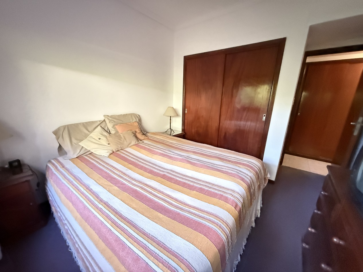 Departamento dos ambientes con cochera cubierta y baulera