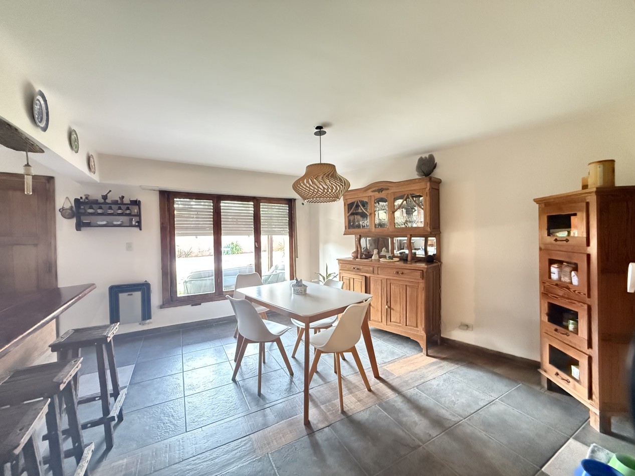 Casa en venta La Florida cinco ambientes 