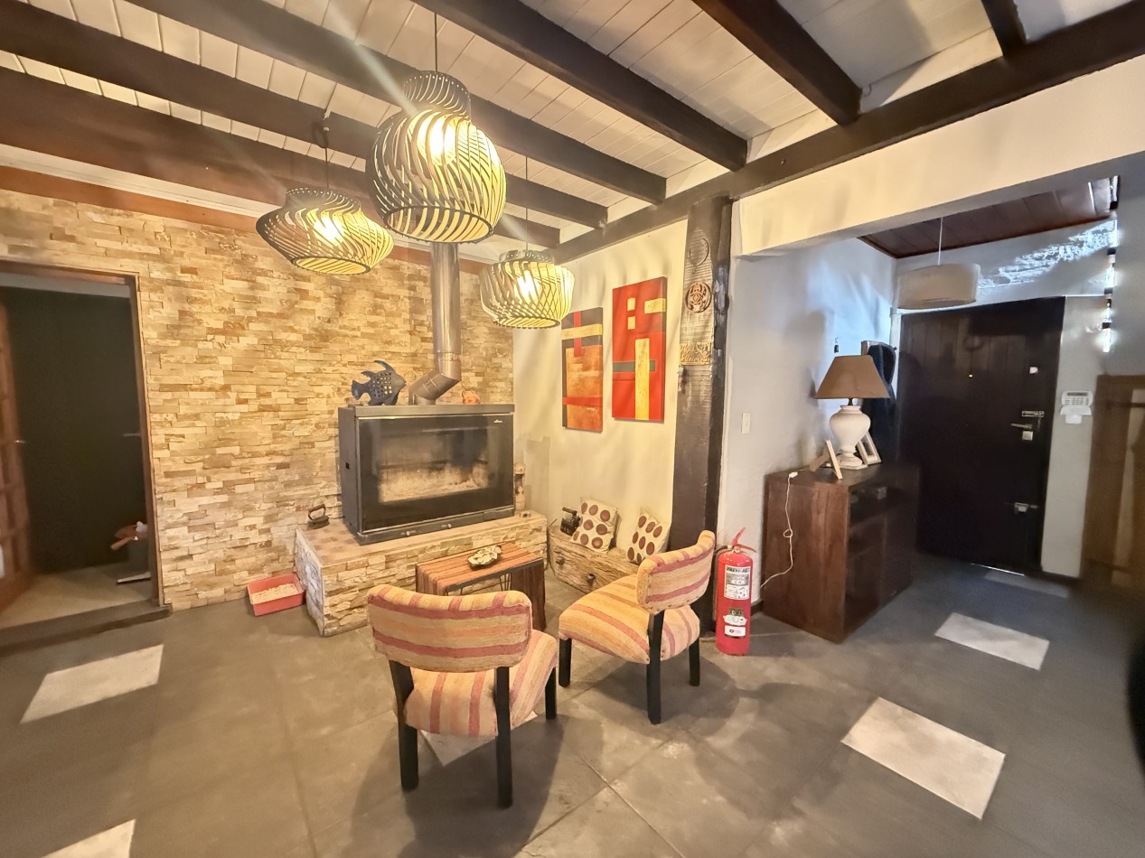 Casa en venta La Florida cinco ambientes 