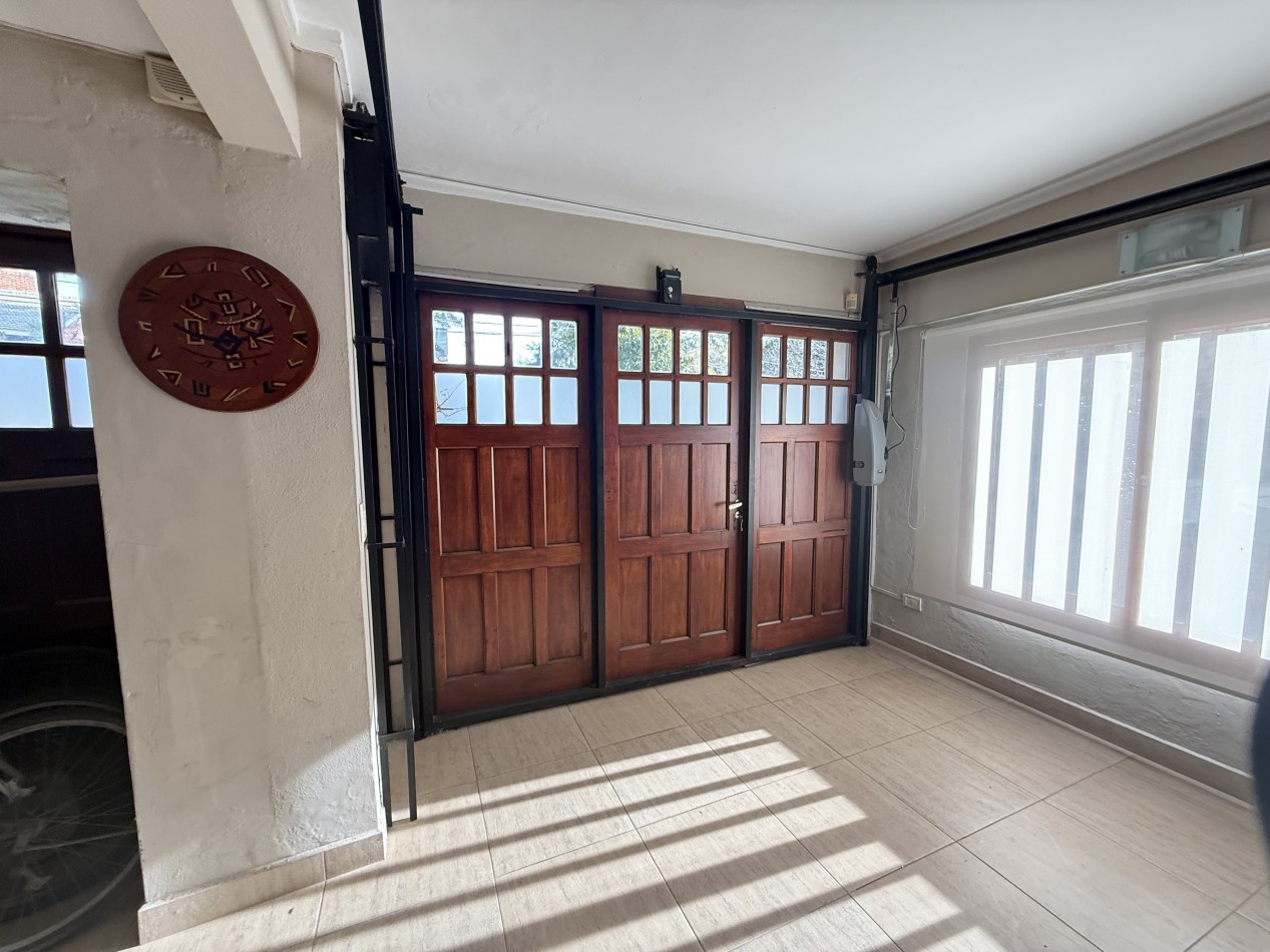 Casa en venta La Florida cinco ambientes 