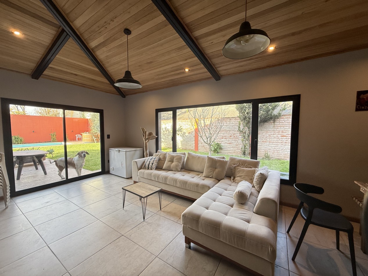 Casa en venta La Florida cinco ambientes 