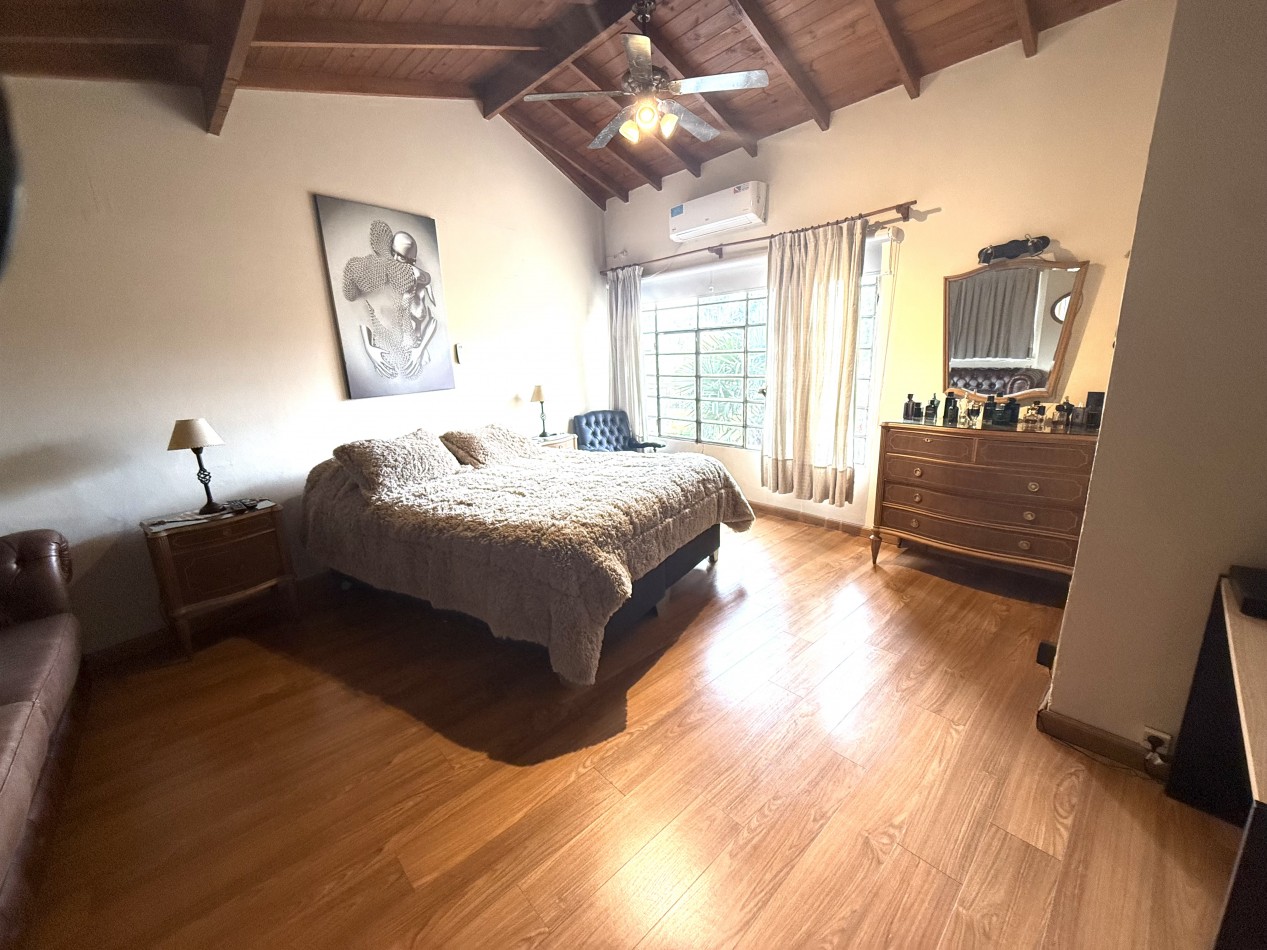Casa en venta La Florida cinco ambientes 