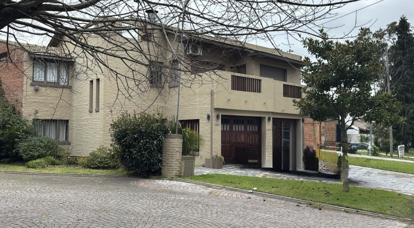 Casa en venta La Florida cinco ambientes 