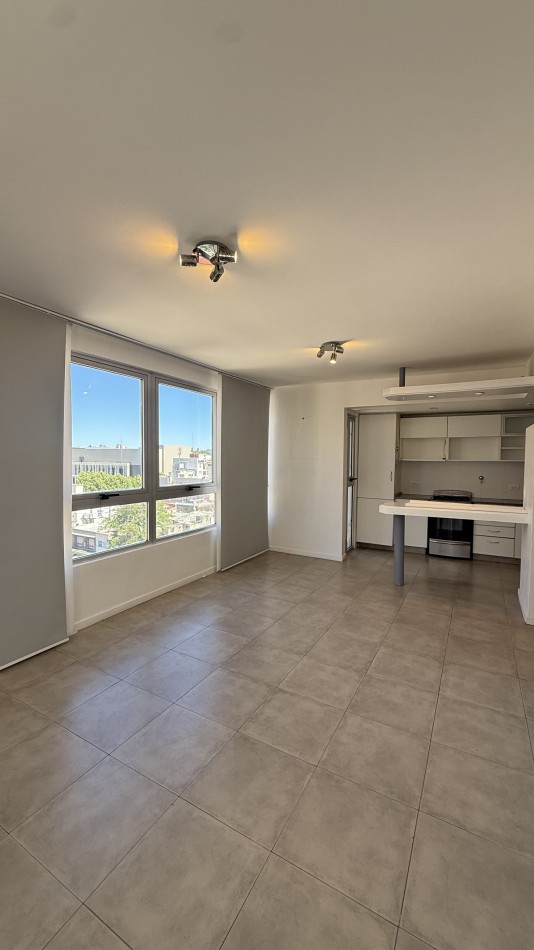 Departamento tres ambientes con gran terraza 