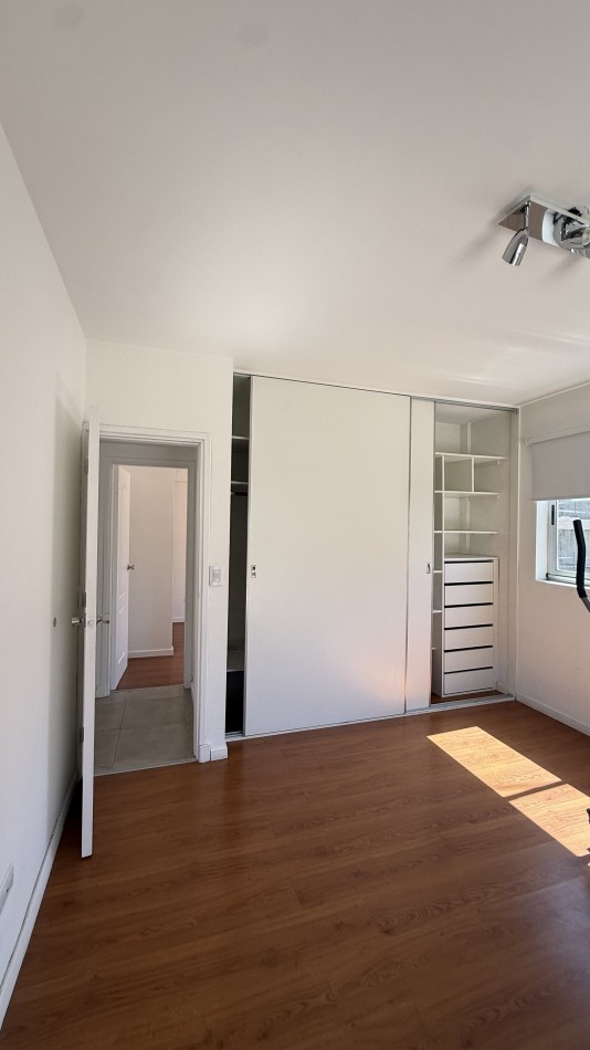 Departamento tres ambientes con gran terraza 