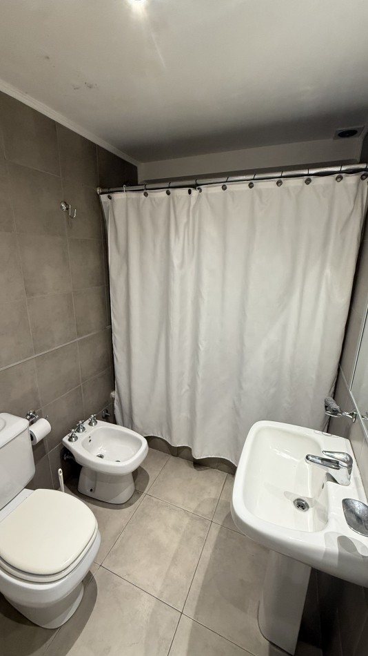 Departamento tres ambientes con gran terraza 