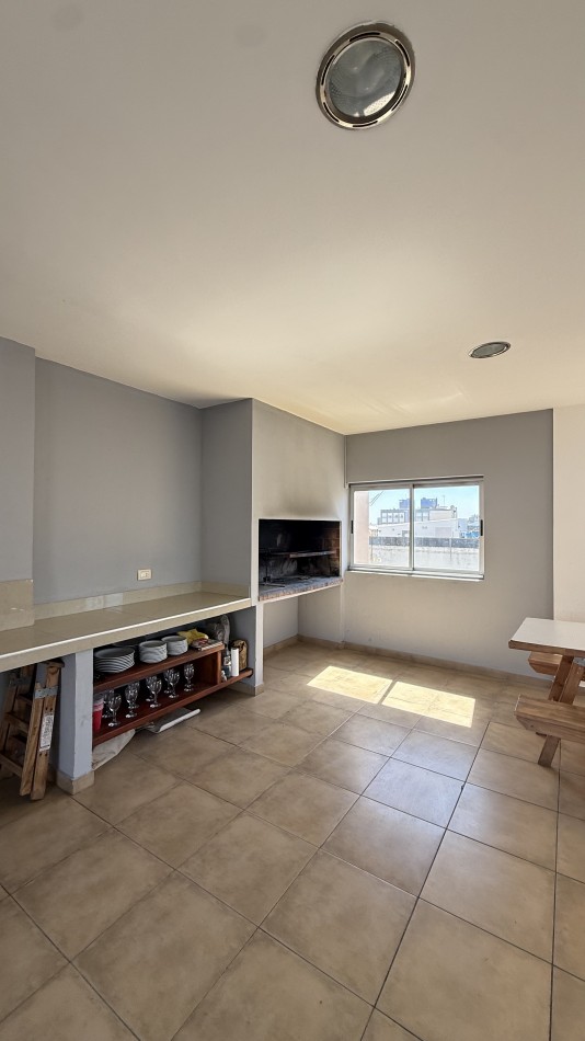 Departamento tres ambientes con gran terraza 