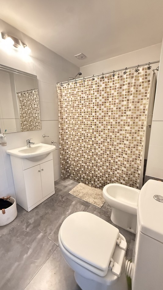 Departamento dos ambientes con cochera y quincha privado 