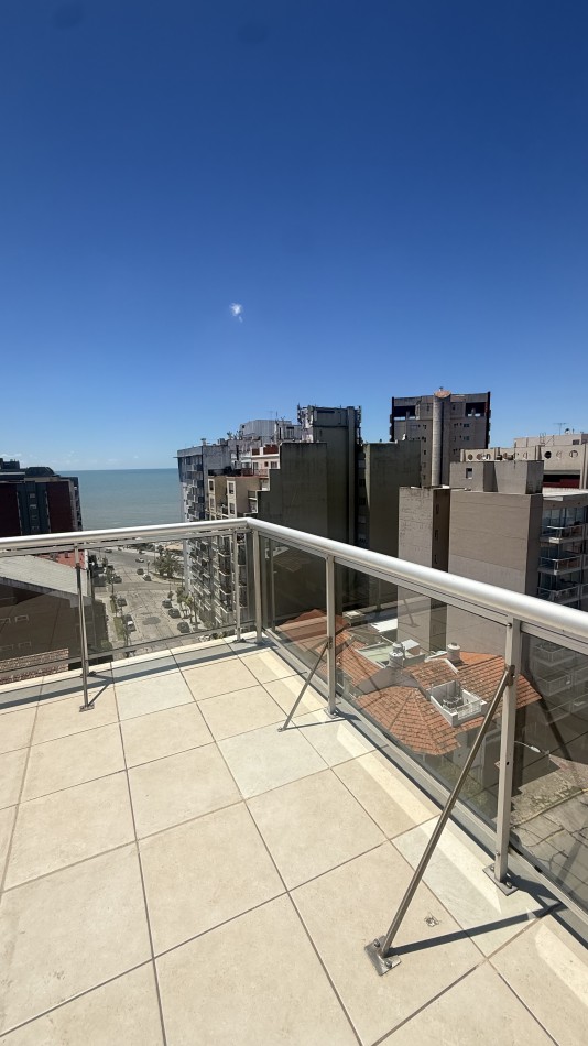 Departamento tres ambientes reciclado  con vista al mar 