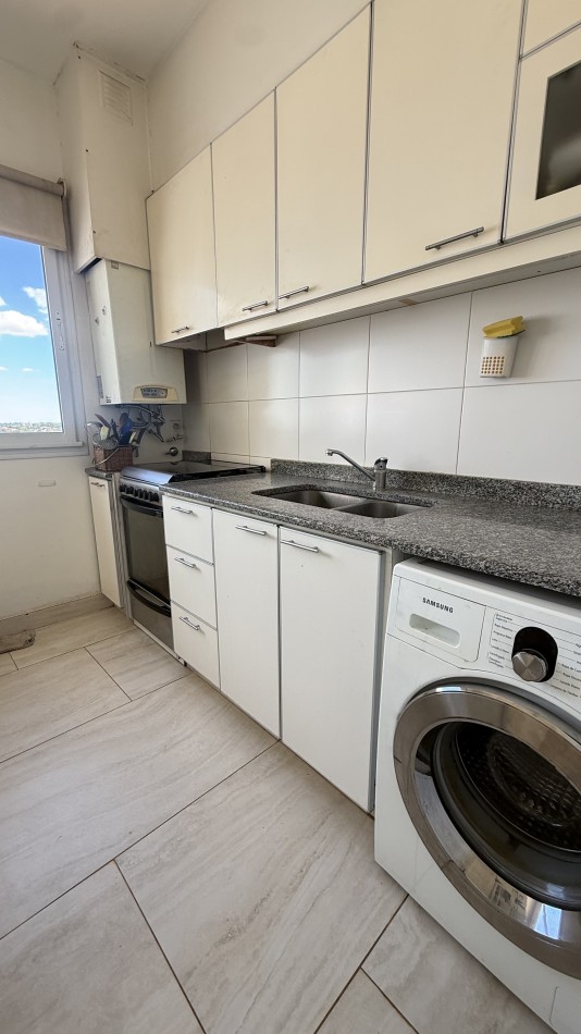 Departamento tres ambientes reciclado  con vista al mar 