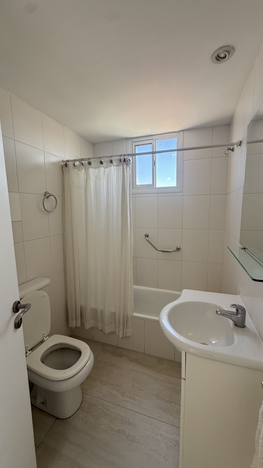 Departamento tres ambientes reciclado  con vista al mar 