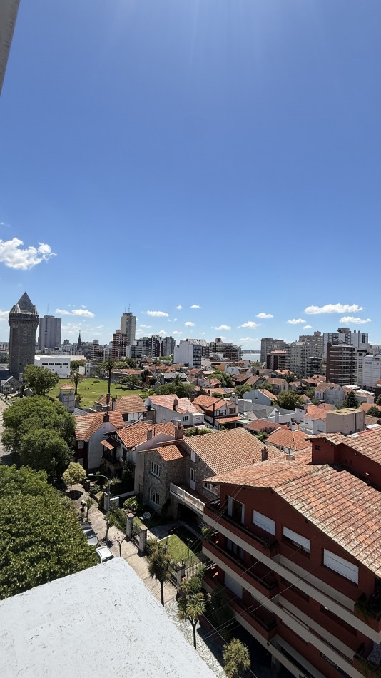 Departamento tres ambientes reciclado  con vista al mar 