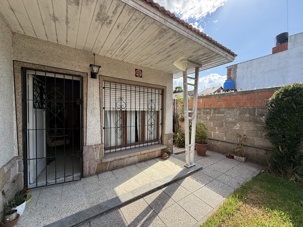 Casa en lote propio de tres ambientes 