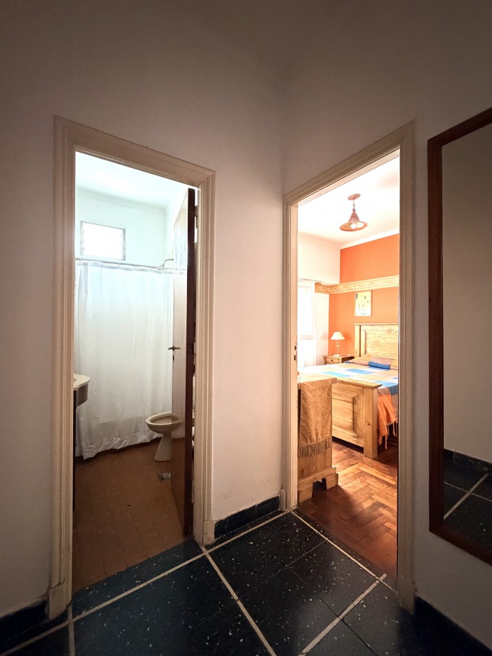 Venta PH tres ambientes por escalera 