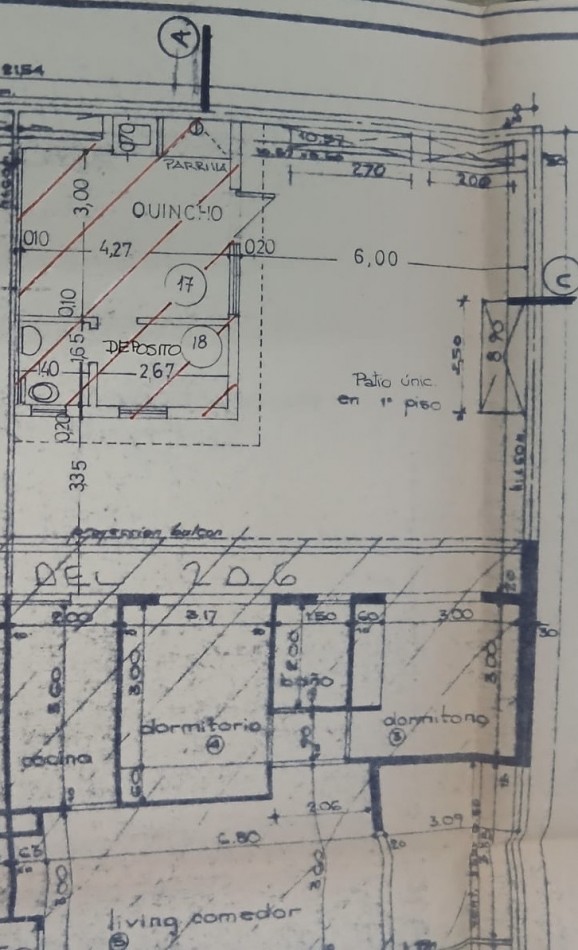 Venta departamento 4 ambientes con patio y cochera  