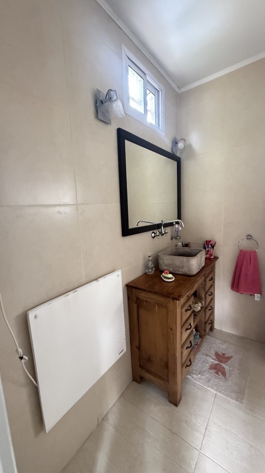 Casa en venta con pileta y parque 