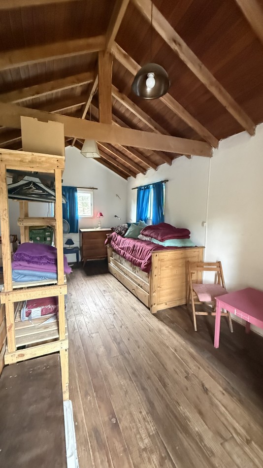 Casa en venta con pileta y parque 