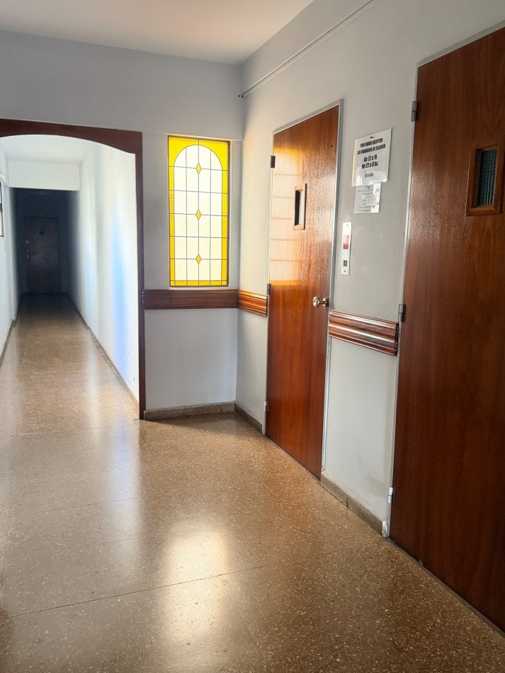 Departamento 4 ambientes a la calle 
