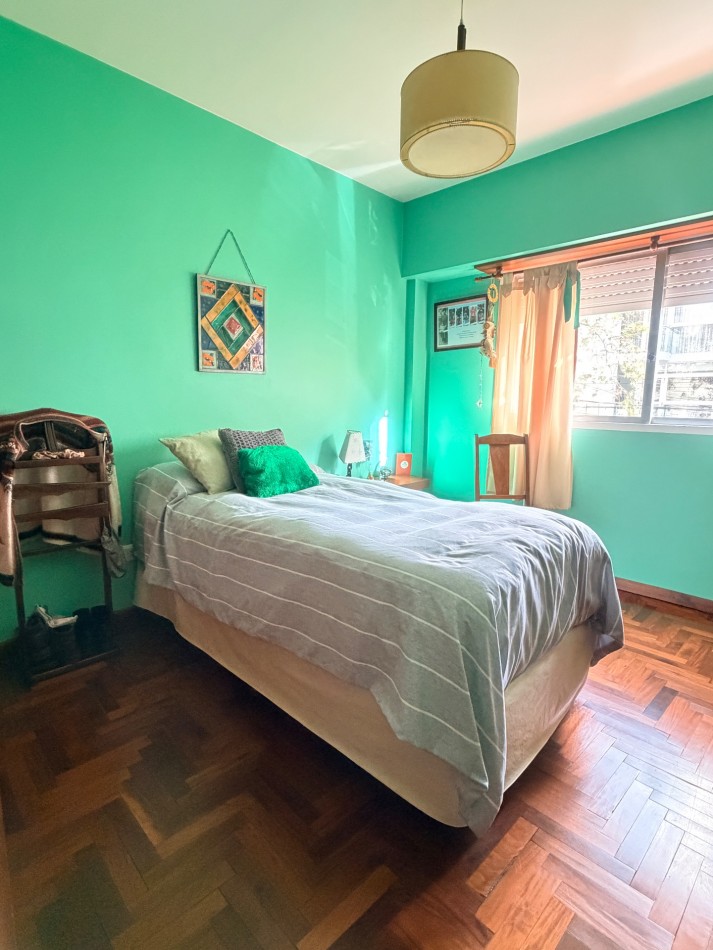 Departamento 4 ambientes a la calle 