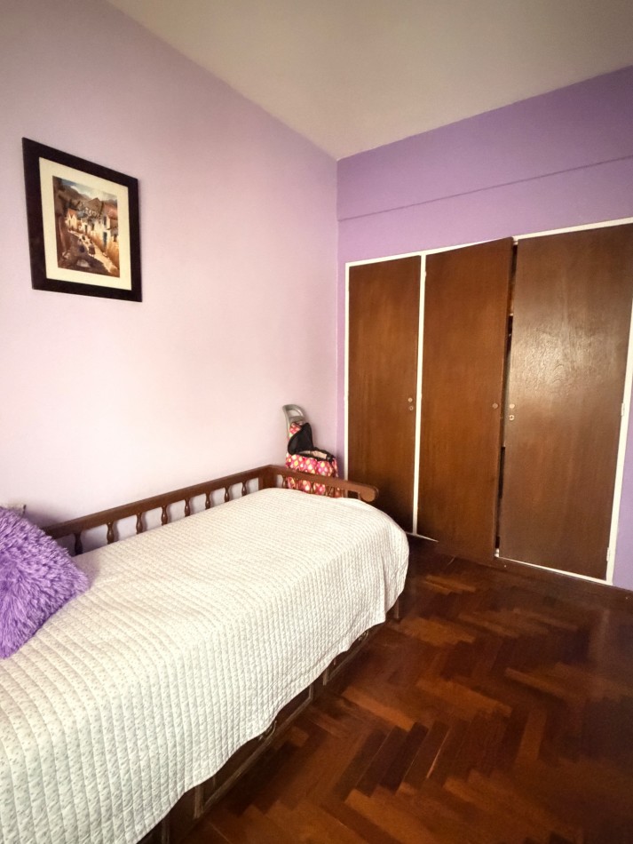 Departamento 4 ambientes a la calle 