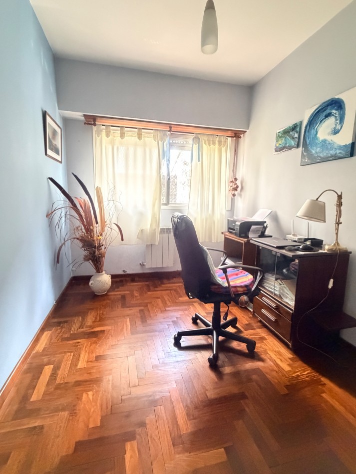 Departamento 4 ambientes a la calle 