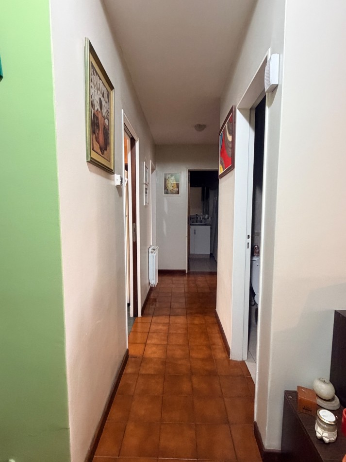 Departamento 4 ambientes a la calle 