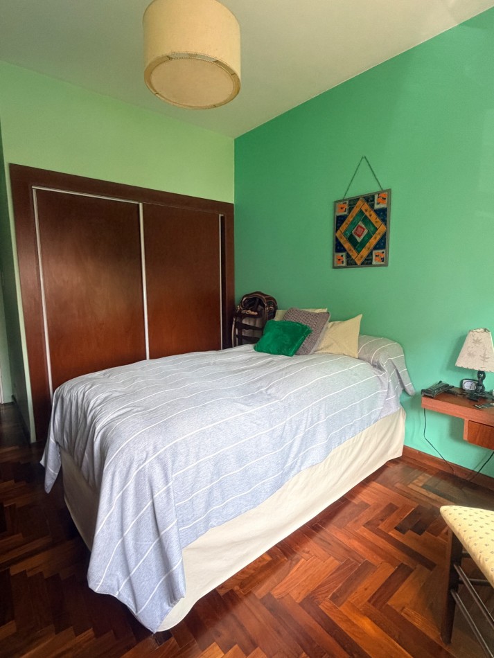 Departamento 4 ambientes a la calle 