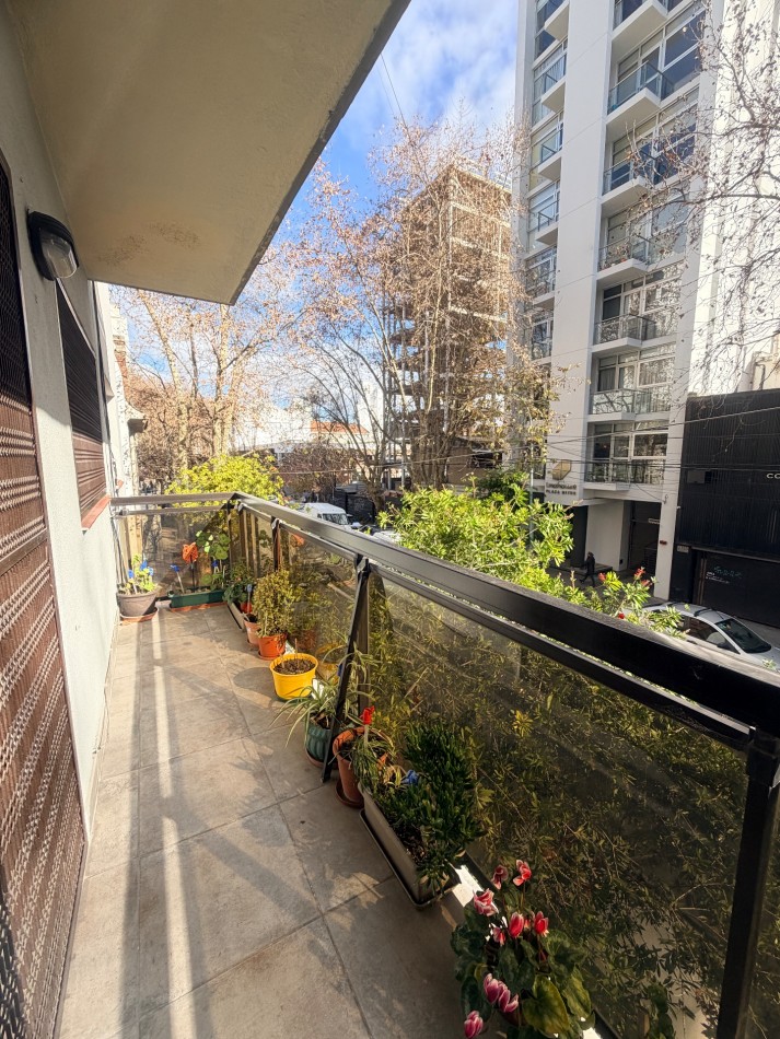 Departamento 4 ambientes a la calle 