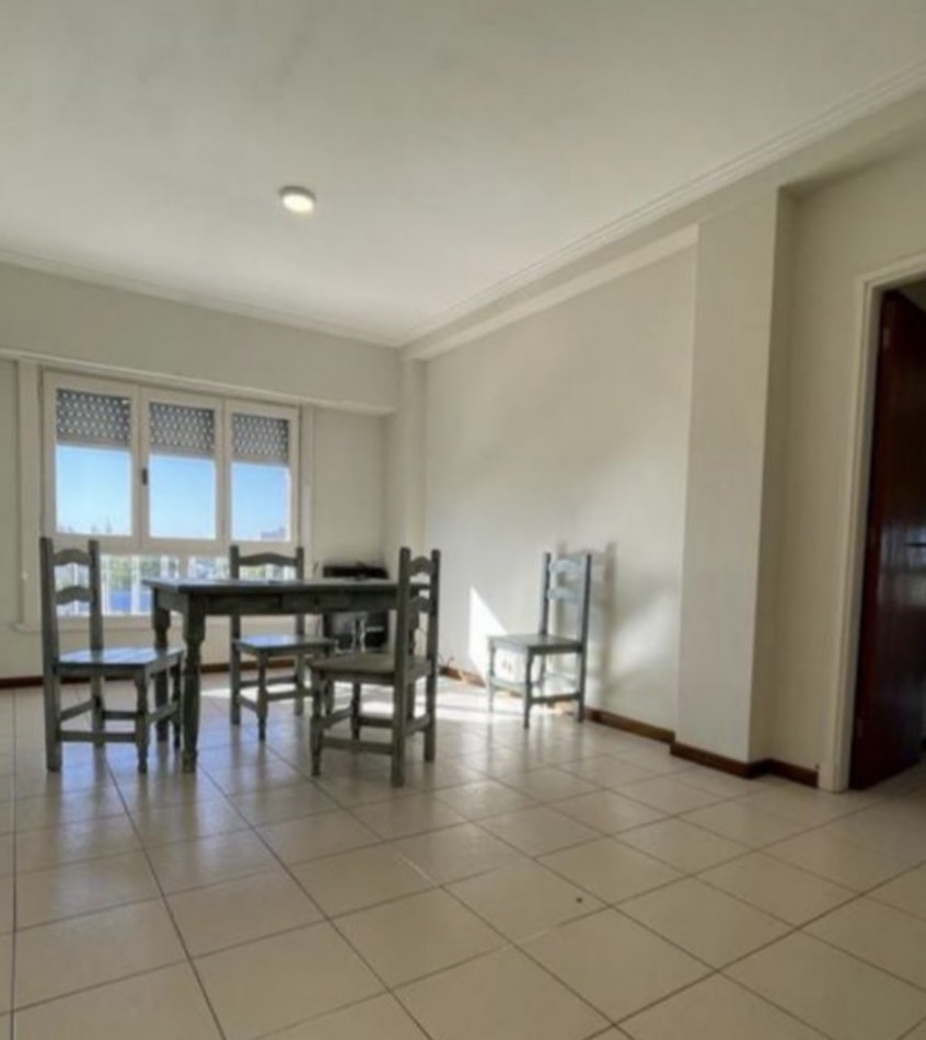 Departamento 4 ambientes con cochera 
