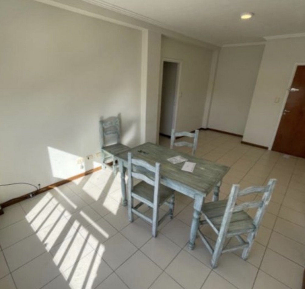 Departamento 4 ambientes con cochera 