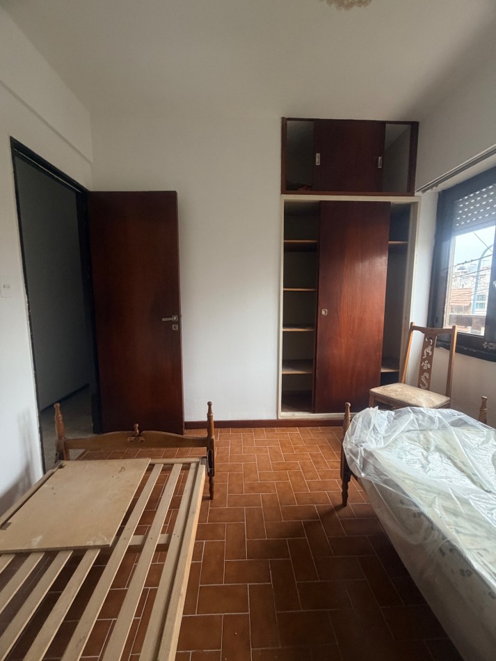Departamento tres ambientes a la calle con vista 