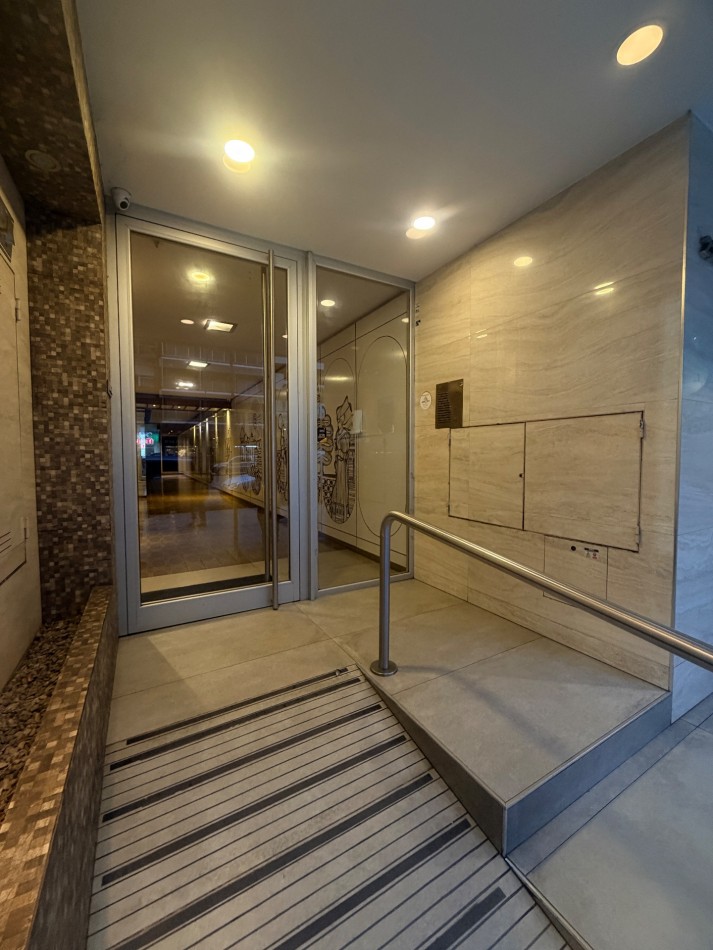 Departamento dos ambientes planta baja con patio 