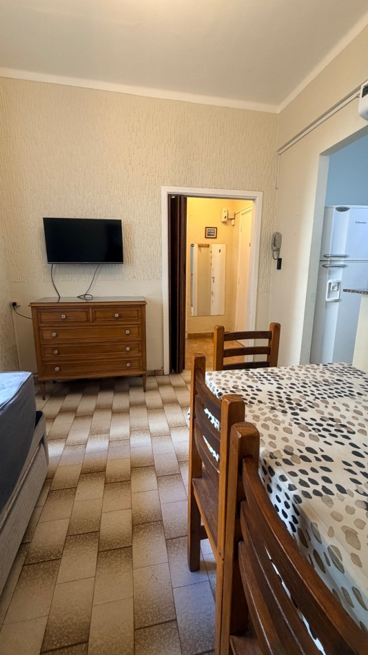 Departamento dos ambientes zona centro 