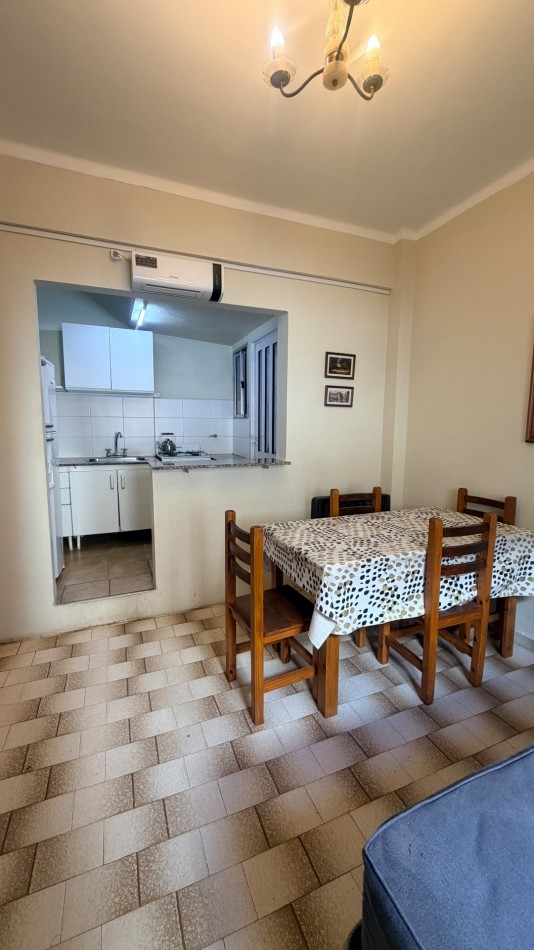 Departamento dos ambientes zona centro 
