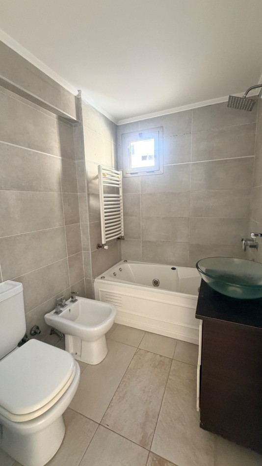 Departamento en venta tres ambientes con cochera 