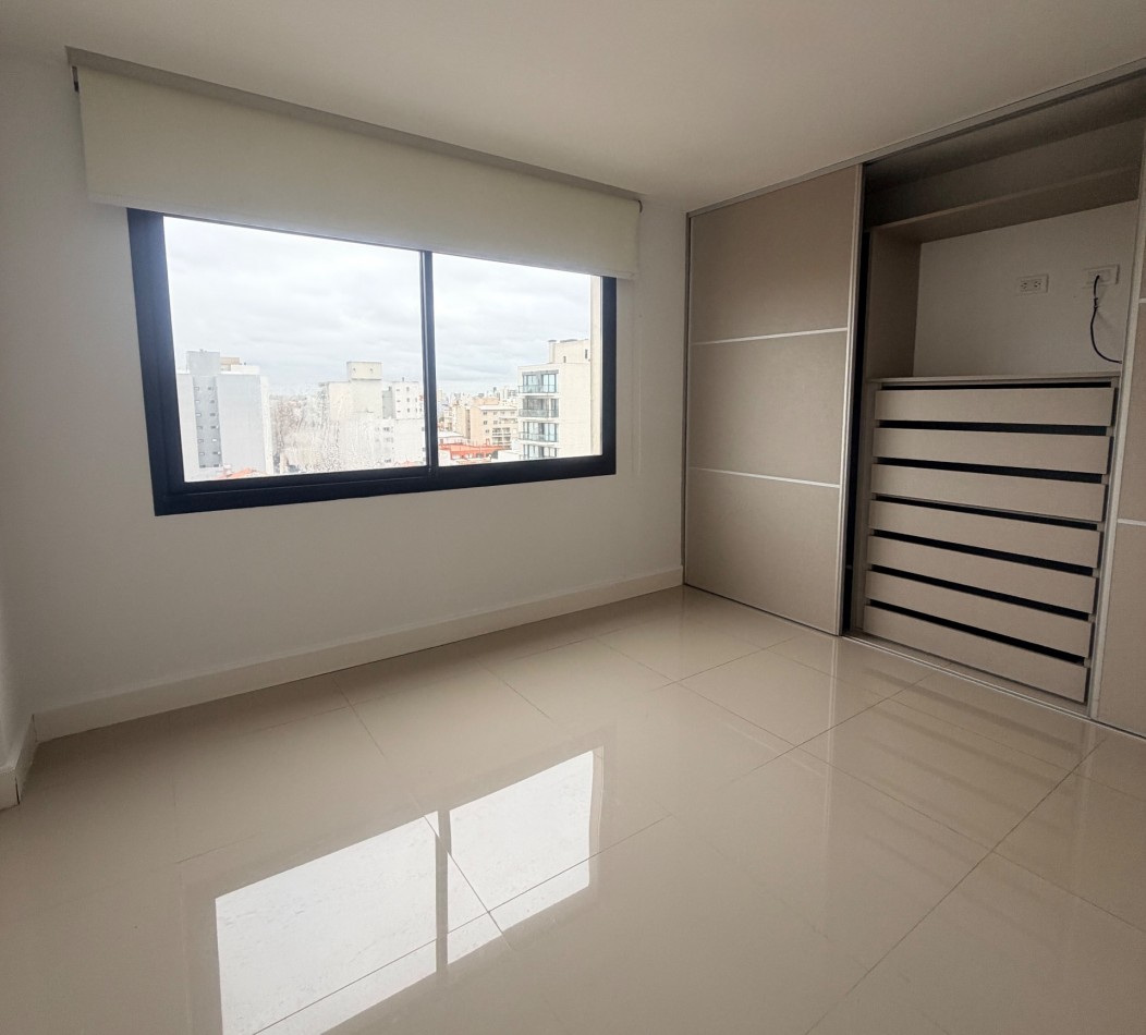 Departamento dos ambientes a la calle con cochera