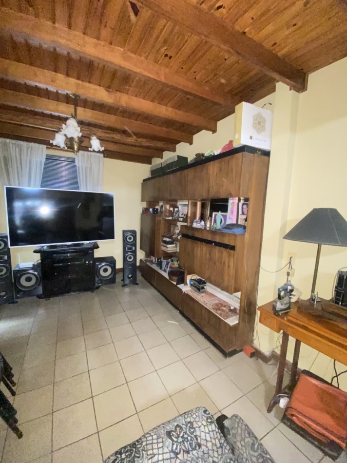 Venta dos casas en Block de dos y tres ambientes