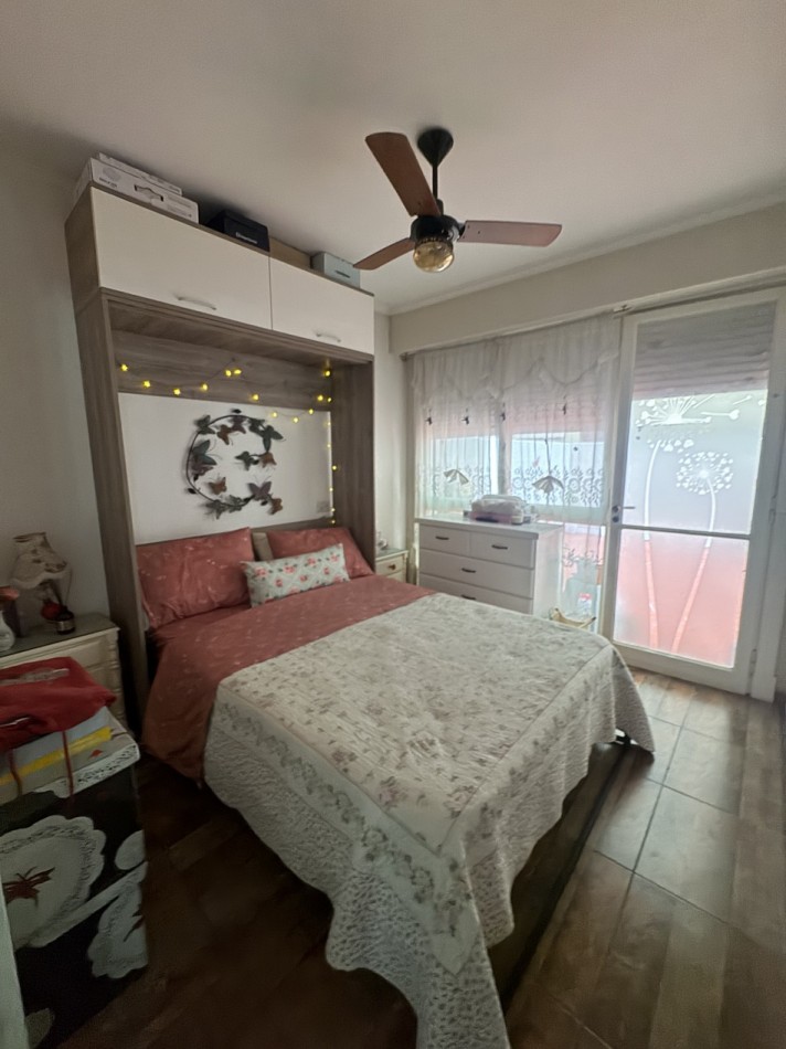 Departamento dos ambientes con amplio patio reciclado