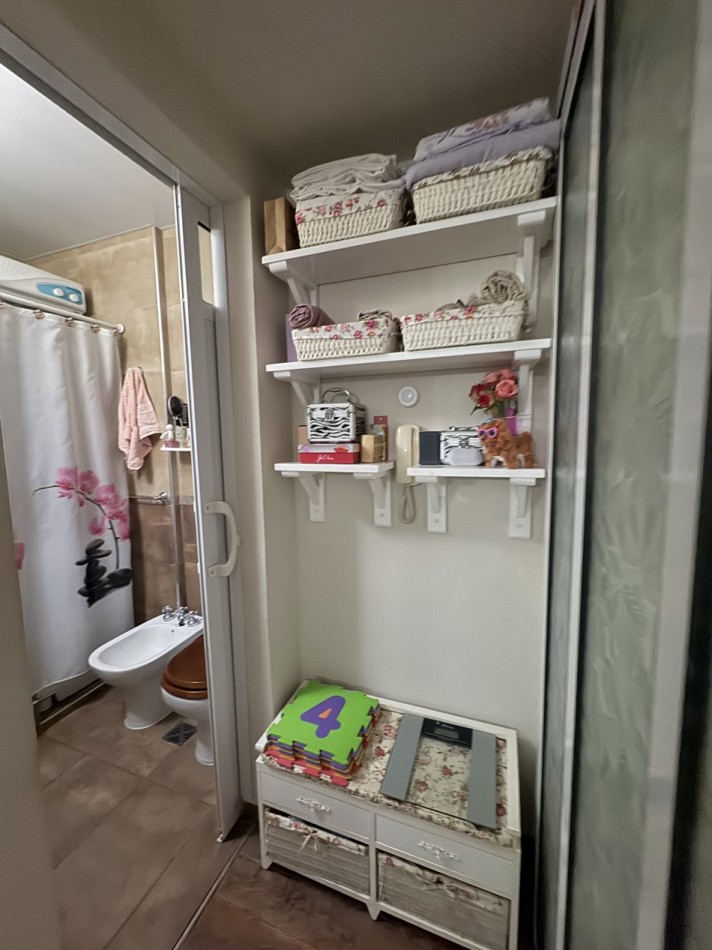 Departamento dos ambientes con amplio patio reciclado