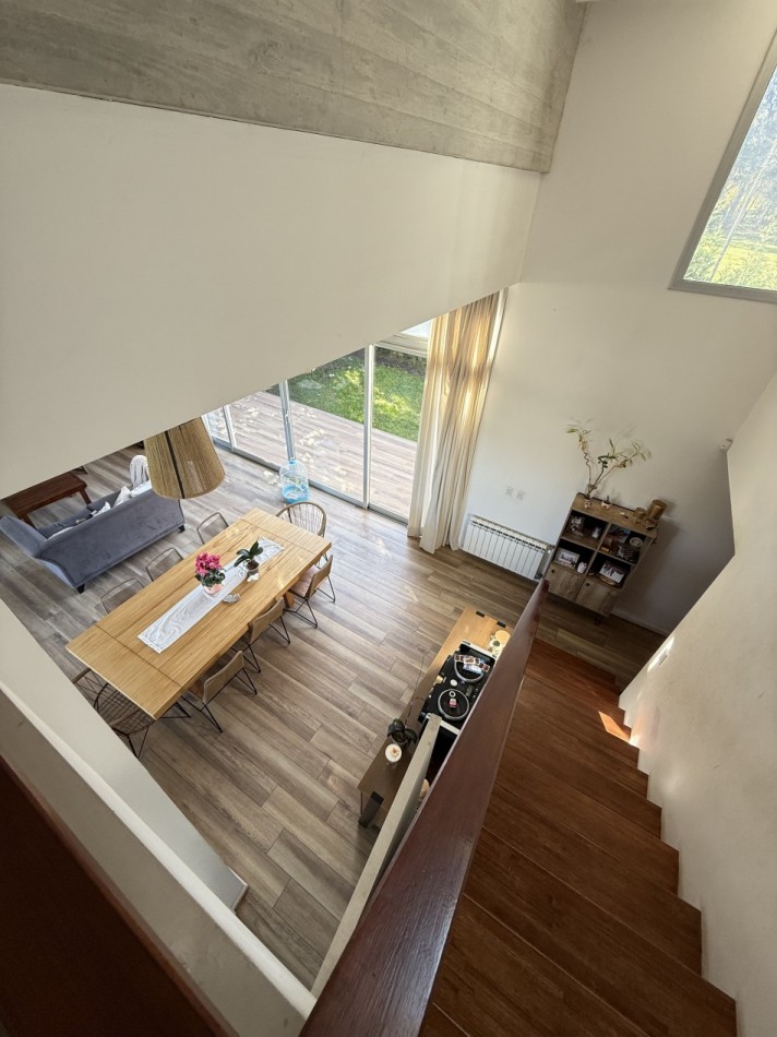 Casa 4 ambientes de corte moderno Reserva Golf de Acantilados