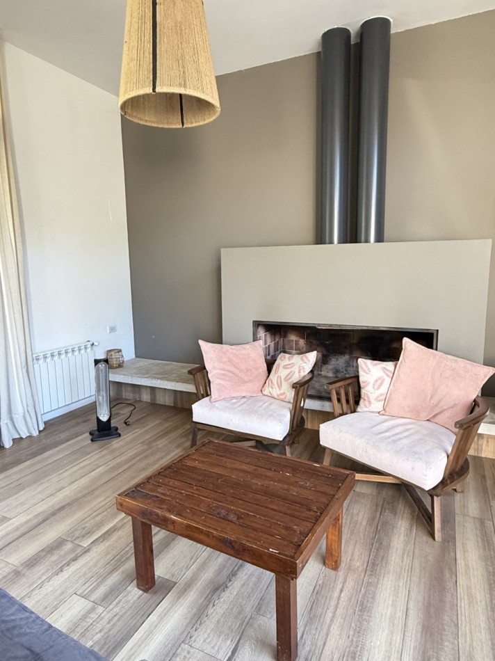 Casa 4 ambientes de corte moderno Reserva Golf de Acantilados