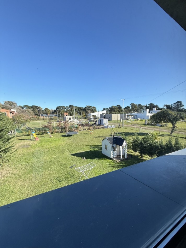 Casa 4 ambientes de corte moderno Reserva Golf de Acantilados