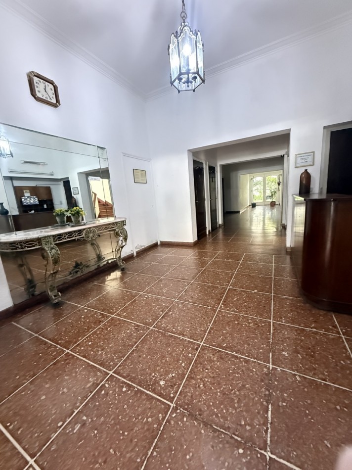 Departamento cuatro ambientes a la calle 