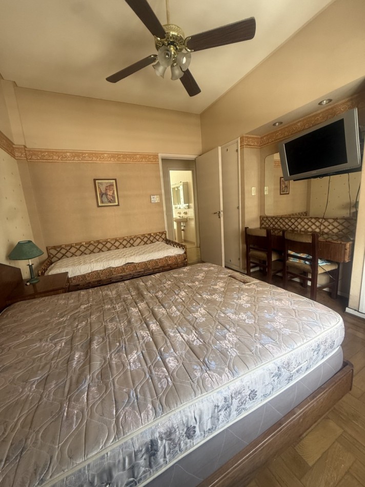 Departamento cuatro ambientes a la calle 