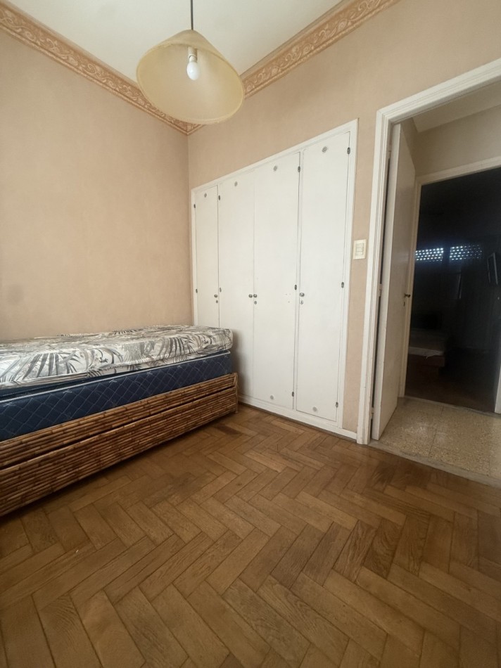 Departamento cuatro ambientes a la calle 