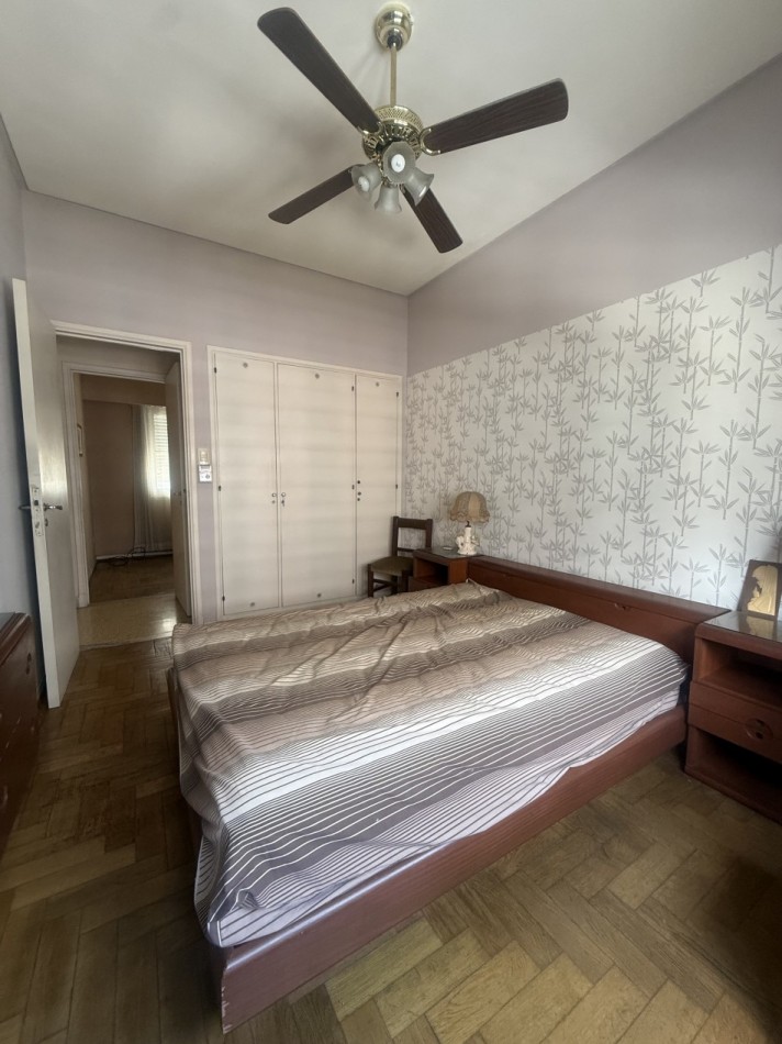 Departamento cuatro ambientes a la calle 